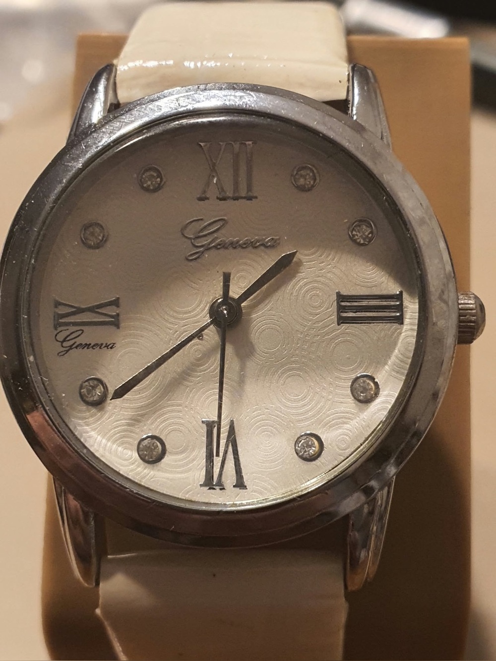 🦋10/$20🦋 Geneva Silver/White Rhinestone Leather Women's Watch